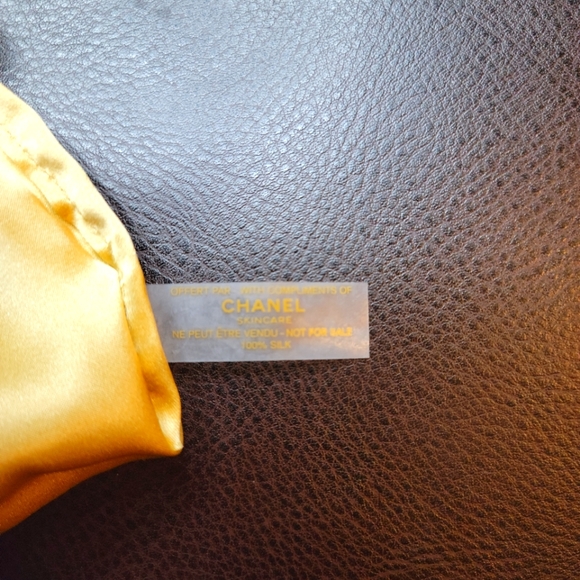 Chanel 👝 pouch - Picture 3 of 5